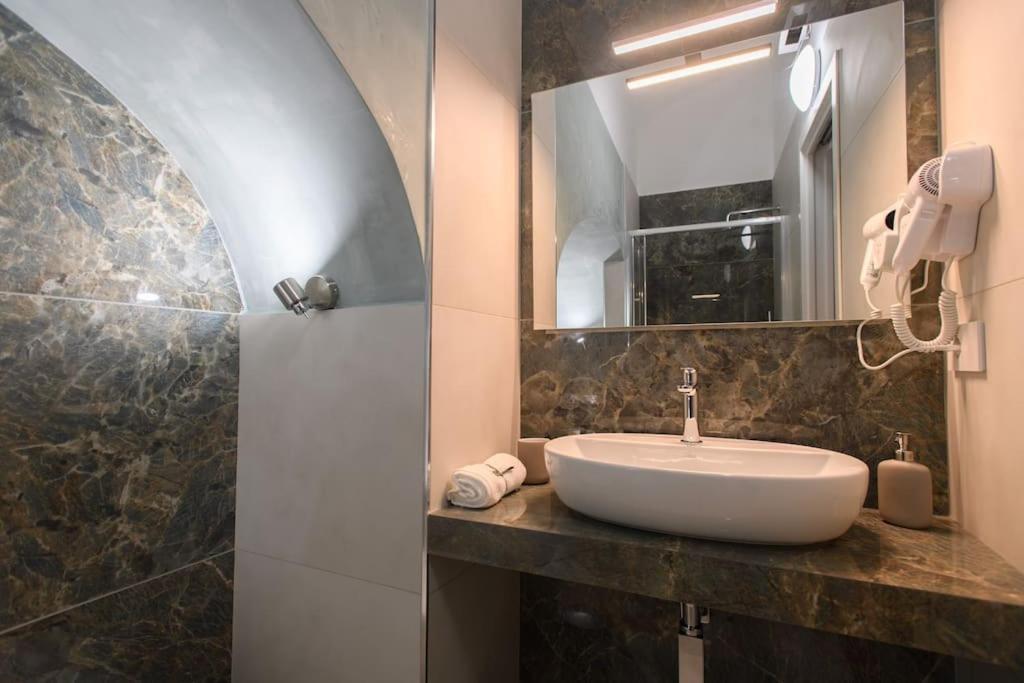 Alessia Holiday House 90Mq Salerno Centro Exterior foto